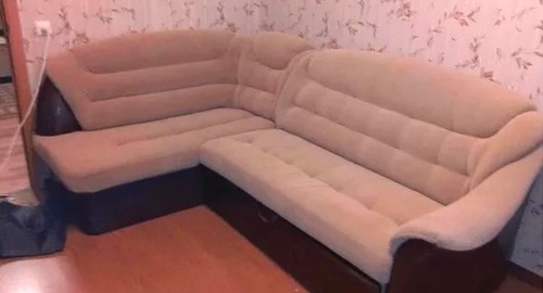 Перетяжка углового дивана. Новоалександровск